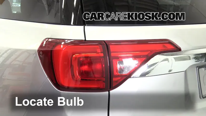 2017 GMC Acadia SLE 2.5L 4 Cyl. Lights